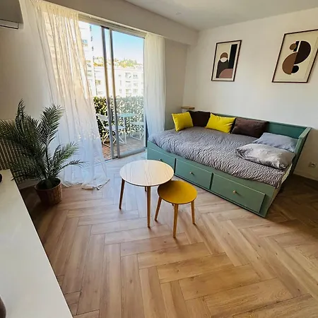 Perfectly Located Between Sea And Center Апартаменты Ницца