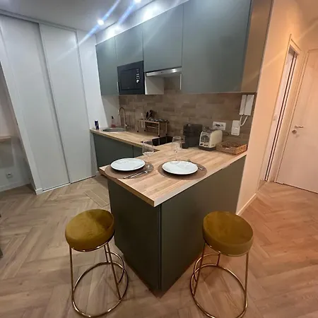 Perfectly Located Between Sea And Center Apartamento Niza